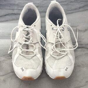 On Cloud White Size 5 Sneakers